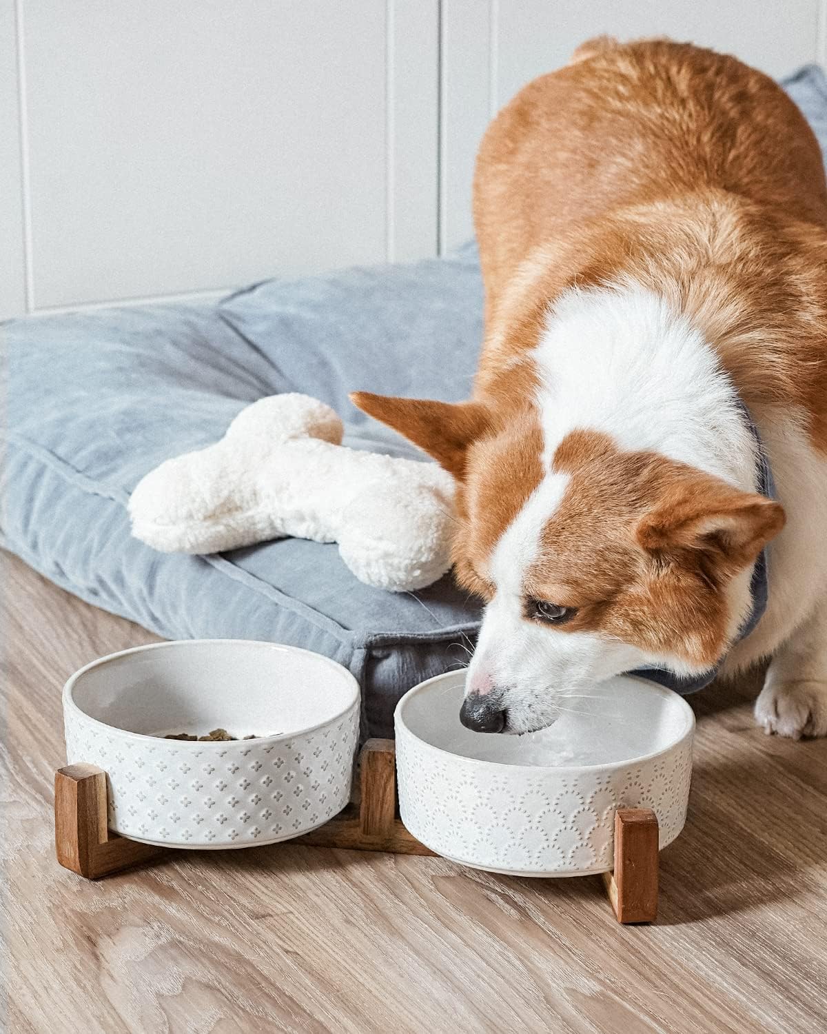 LE TAUCI Ceramic Dog Bowls with Acacia Wood Stand - 7 Inch Food & Water Set for Medium-Large Dogs - Weighted Pet Bowls
